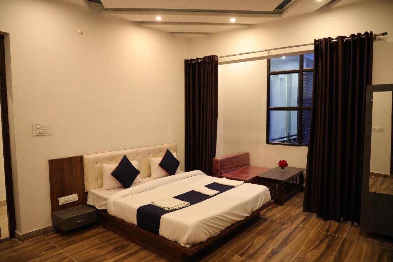 Winter Mountain Resort Pushkar Exterior photo