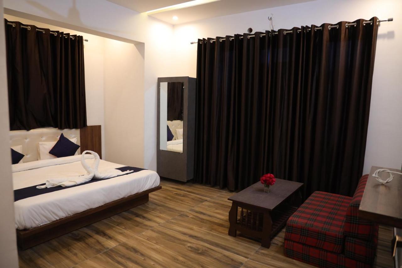 Winter Mountain Resort Pushkar Exterior photo