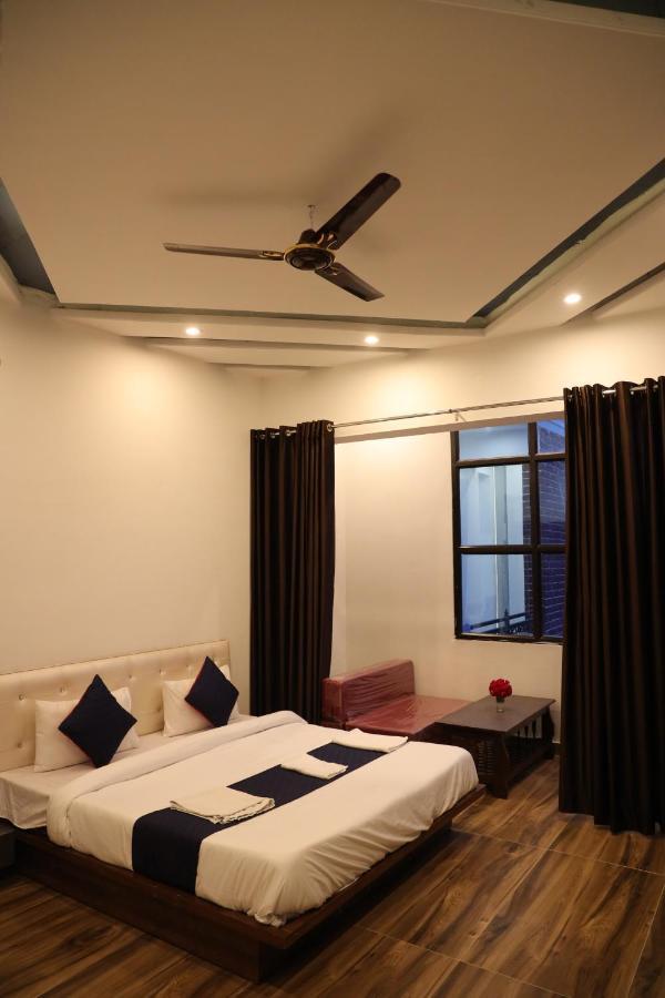 Winter Mountain Resort Pushkar Exterior photo